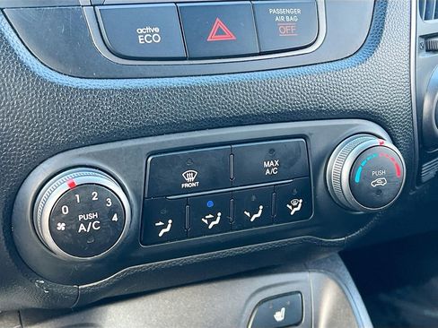 Used 2014 Hyundai Tucson SE image 17