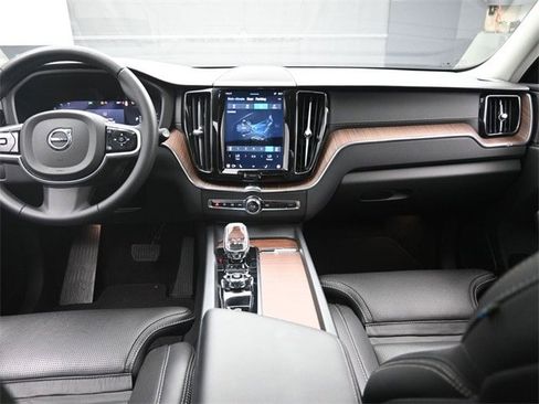 Certified 2023 Volvo XC60 B5 Ultimate image 10