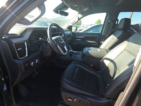 Certified 2022 GMC Sierra 1500 Denali w/ Technology Package AWD/4WD image 10