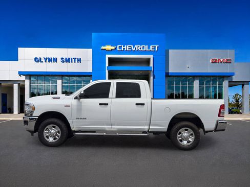 Used 2022 RAM 2500 Tradesman w/ Chrome Appearance Group AWD/4WD image 12