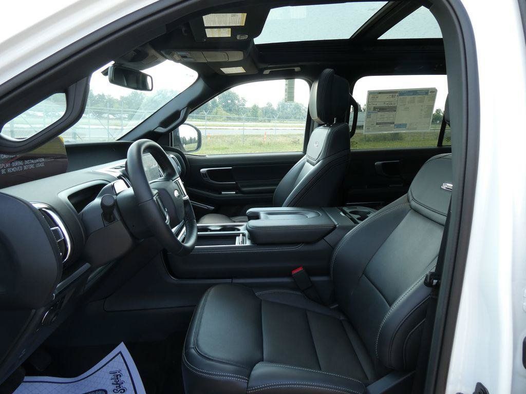 New 2027 Ford Expedition Platinum w/ Stealth Performance Package AWD/4WD image 20