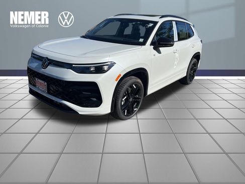 New 2025 Volkswagen Tiguan SE R-Line image 1