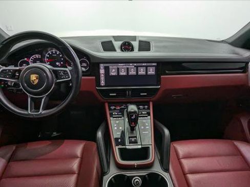 Used 2021 Porsche Cayenne image 25