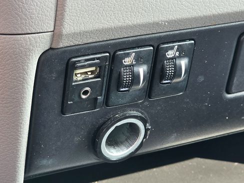 Used 2017 Toyota Sienna XLE image 41