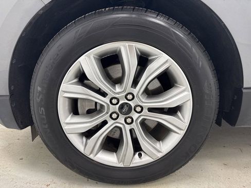 Used 2024 Ford Edge Titanium image 34