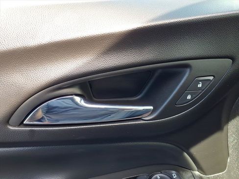 Used 2024 Chevrolet Equinox LT w/ LPO, Floor Liner Package FWD image 15