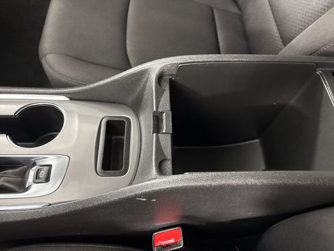 Used 2023 Chevrolet Malibu LT FWD image 35
