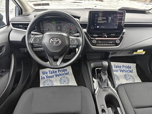 Used 2025 Toyota Corolla LE image 20