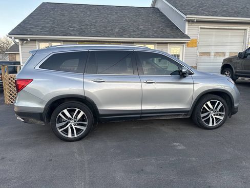 Used 2018 Honda Pilot Touring image 13