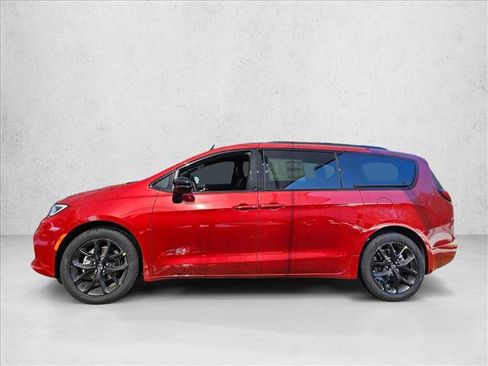 New 2026 Chrysler Pacifica Select w/ S Appearance Package FWD image 5