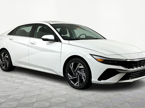 New 2026 Hyundai Elantra Limited FWD image 3