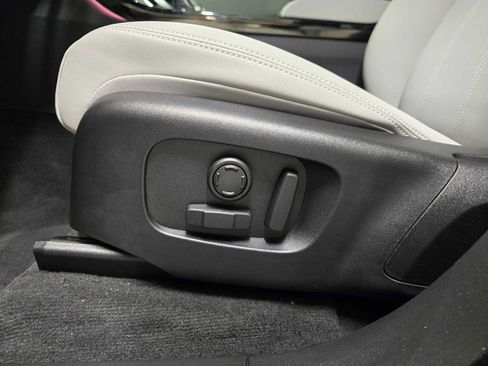 New 2026 Land Rover Range Rover Velar Dynamic SE image 26