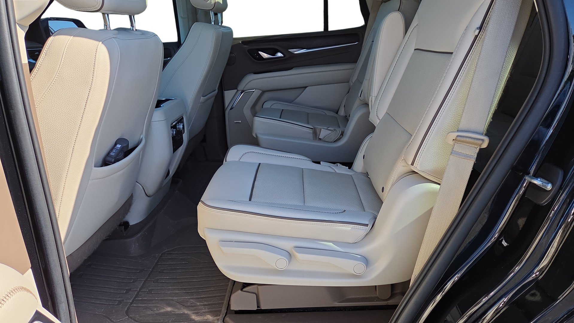 Used 2022 GMC Yukon Denali RWD image 25