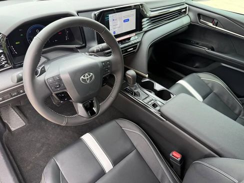 Used 2026 Toyota Camry SE w/ Convenience Package FWD image 9