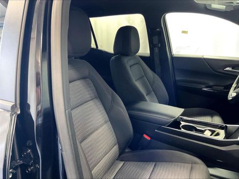 Used 2025 Chevrolet Equinox LT image 11