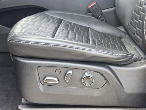 Used 2024 Cadillac Escalade Sport Platinum image 27