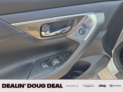 Used 2015 Nissan Altima 2.5 SL w/ Technology Package FWD image 12