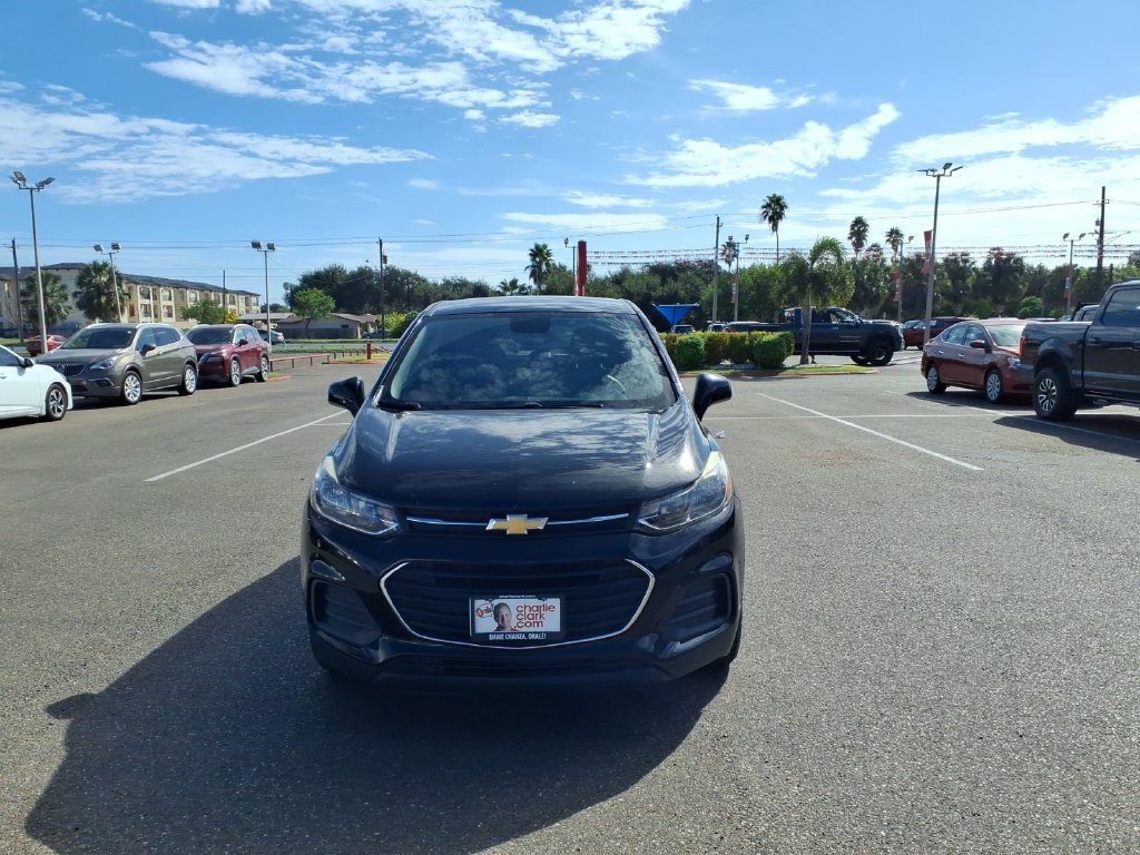 Used 2022 Chevrolet Trax LS w/ Tint and Cruise Package FWD image 8