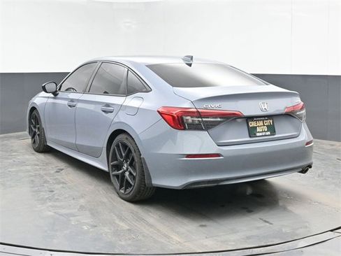 Used 2022 Honda Civic Sport image 5