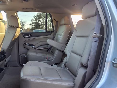 Used 2017 GMC Yukon SLT w/ Open Road Package image 8