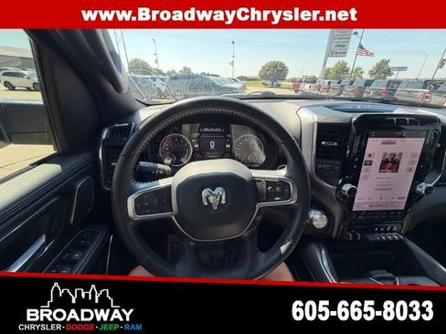 Used 2024 RAM 1500 Laramie AWD/4WD image 14