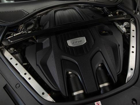 Used 2021 Porsche Panamera image 6