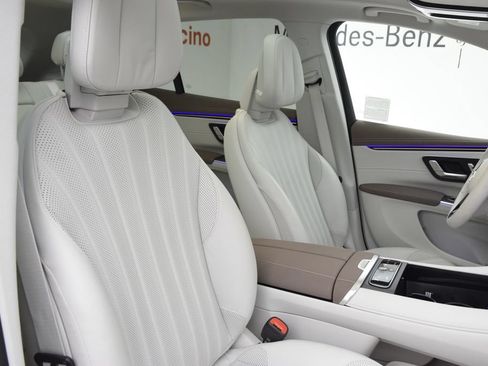 Used 2023 Mercedes-Benz EQS 580 4MATIC SUV image 17