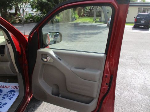Used 2016 Nissan Frontier SV RWD image 25