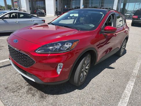 Used 2022 Ford Escape Titanium w/ Class II Trailer Tow Package image 2