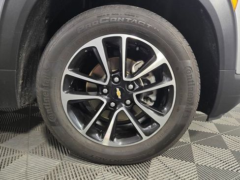 Used 2025 Chevrolet TrailBlazer LT w/ Convenience Package FWD image 12