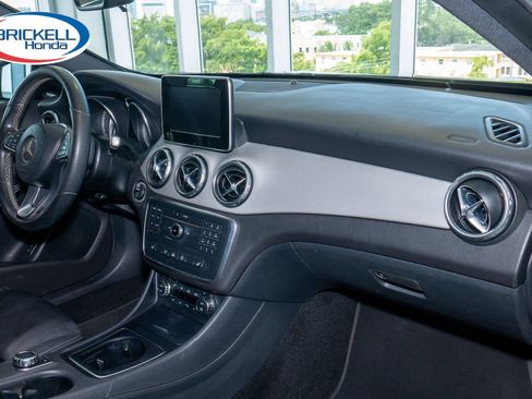 Used 2017 Mercedes-Benz GLA 250 image 17