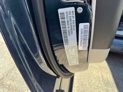 Used 2023 Chrysler Pacifica Limited image 13