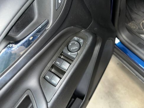 Used 2022 Chevrolet Equinox LT w/ LPO, Floor Liner Package image 5