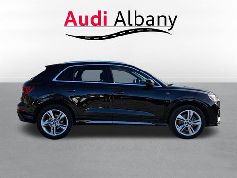 Certified 2022 Audi Q3 2.0T Premium Plus image 3