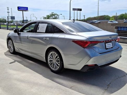 Used 2022 Toyota Avalon Limited w/ Advanced Safety Package FWD image 7