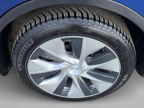 Used 2021 Tesla Model Y Long Range image 10