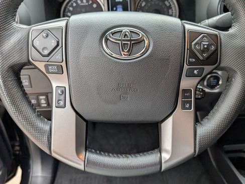 Used 2022 Toyota Tacoma Limited AWD/4WD image 5