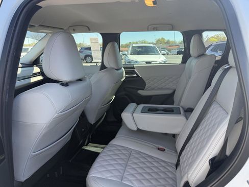 Used 2022 Mitsubishi Outlander SEL image 14