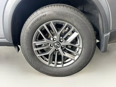 Used 2023 Nissan Rogue S AWD/4WD image 11