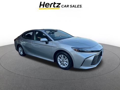 Used 2025 Toyota Camry LE image 1