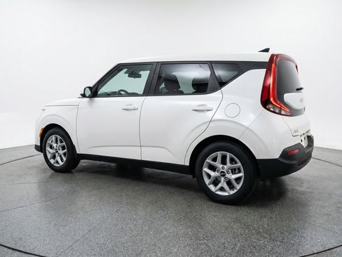 Used 2025 Kia Soul LX w/ LX Technology Package image 6