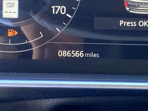 Used 2020 Land Rover Range Rover Long Wheelbase HSE image 31