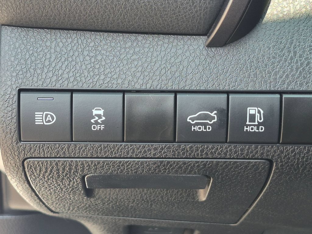 Used 2022 Toyota Camry XSE FWD image 16