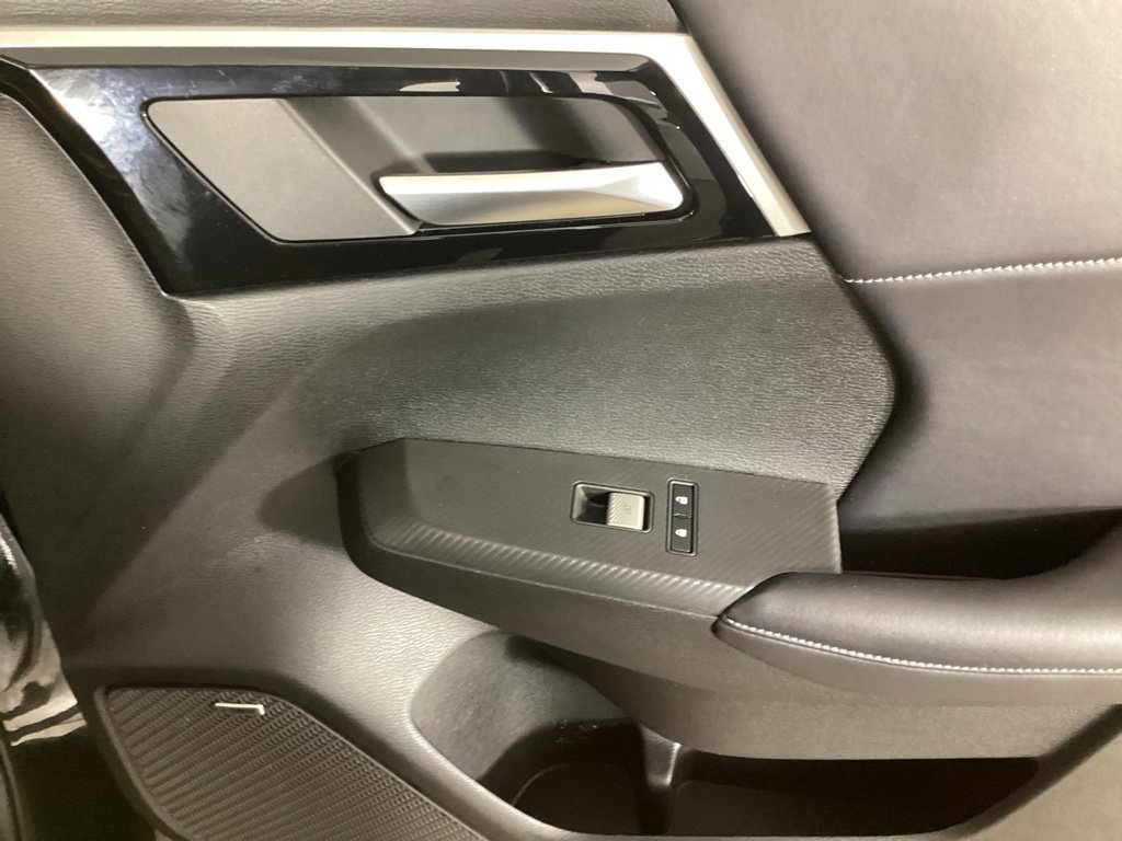 Used 2025 Mitsubishi Outlander SE AWD/4WD image 23
