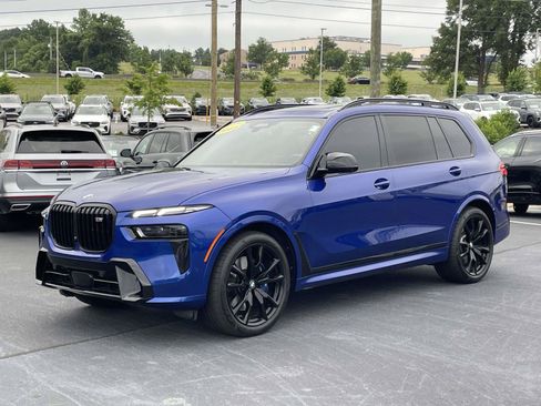 Used 2023 BMW X7 M60i w/ Executive Package AWD/4WD image 3