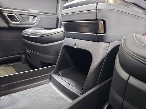 Used 2024 Rivian R1S Adventure image 33