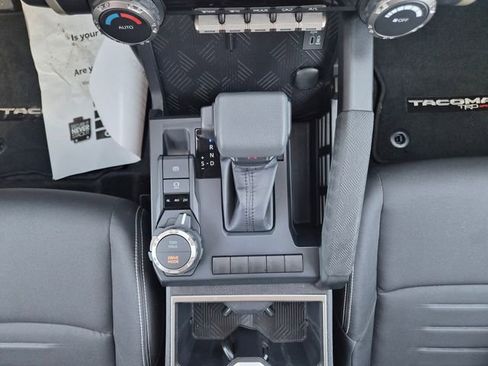 Used 2024 Toyota Tacoma TRD Sport image 29