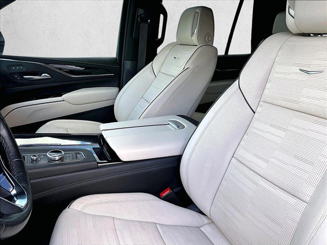 Used 2024 Cadillac Escalade Sport w/ LPO, ONYX Package RWD image 27