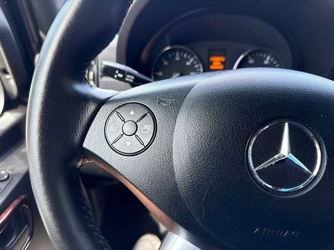 Used 2018 Mercedes-Benz Sprinter 2500 image 17