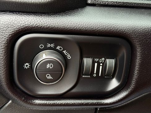 Used 2023 RAM 2500 Laramie AWD/4WD image 35